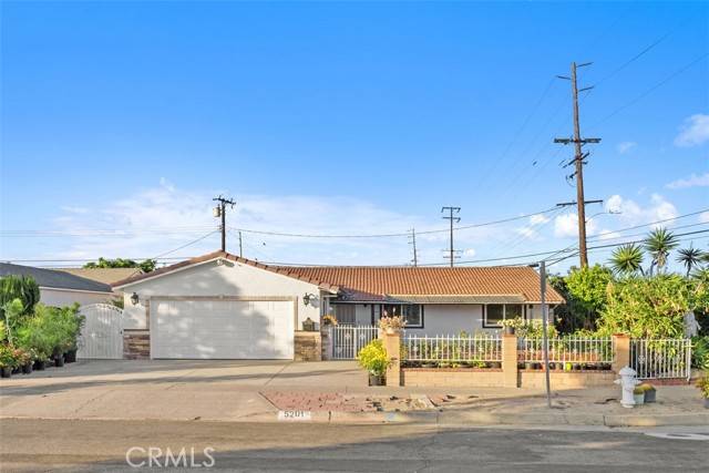 Santa Ana, CA 92704,5201 W Henderson Place