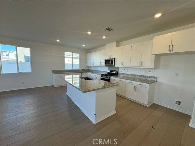 Menifee, CA 92585,27301 Toro Vista