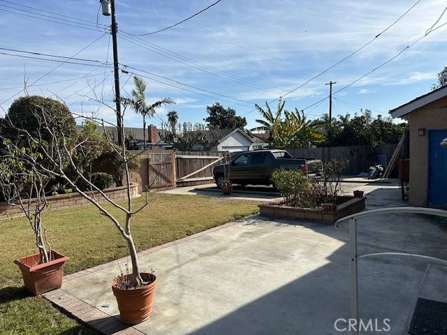 Huntington Beach, CA 92647,17332 GOLDENWEST Street