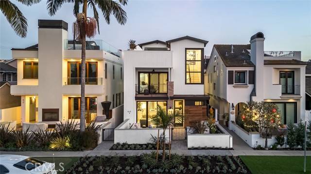 Corona Del Mar, CA 92625,512 Marguerite Ave #B