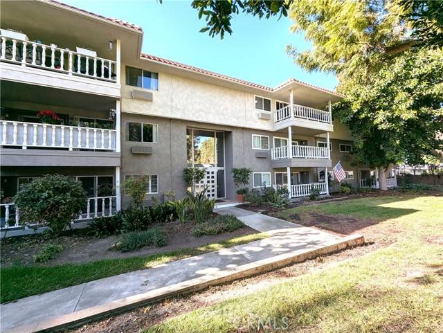 Laguna Woods, CA 92637,2405 Via Mariposa #3F