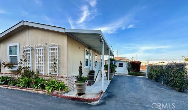 Costa Mesa, CA 92627,1660 Whittier #17