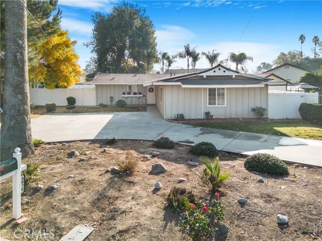 Riverside, CA 92504,5676 Grand Avenue