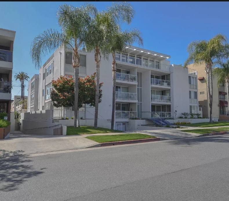 Beverly Hills, CA 90211,131 N Gale Drive #3B