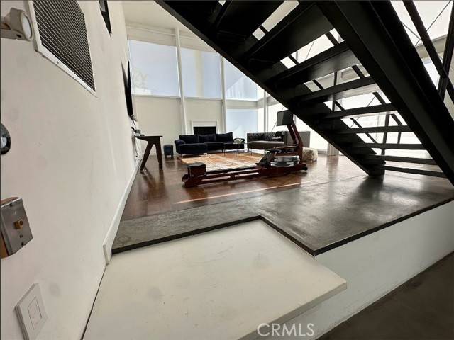 Los Angeles, CA 90069,1893 Sunset Plaza Drive