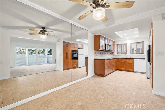 Laguna Woods, CA 92637,2113 Via Puerta #B