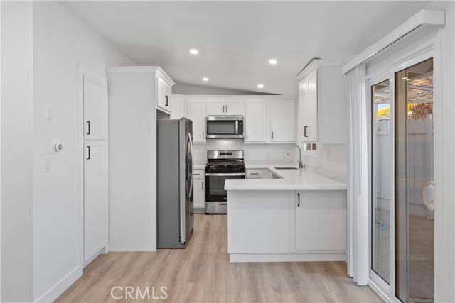 Corona Del Mar, CA 92625,3203 Bayside Drive