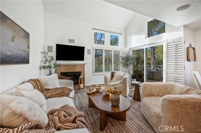 Irvine, CA 92614,125 Greenmoor #54