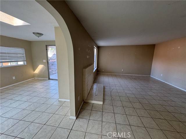 Saugus, CA 91350,28227 Robin Avenue