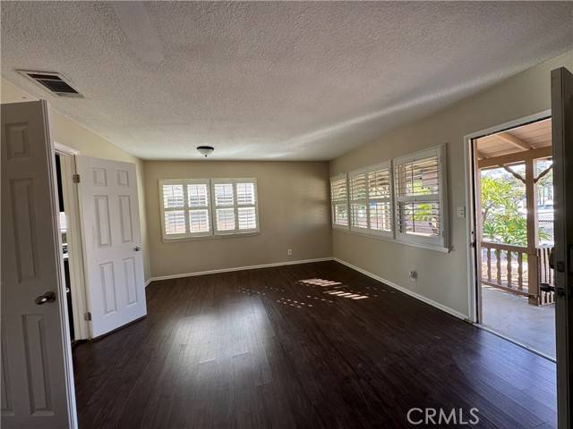 Sylmar, CA 91342,14752 Lakeside Street