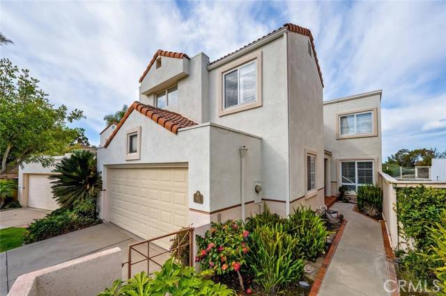 San Clemente, CA 92672,642 Via Umbroso