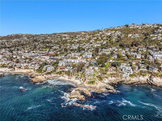 Laguna Beach, CA 92651,240 Moss Street #4