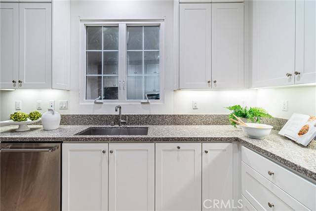 Irvine, CA 92602,194 Villa Ridge