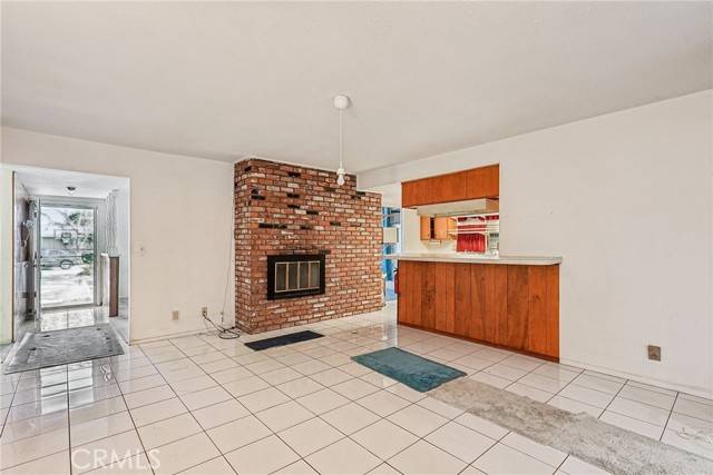 Costa Mesa, CA 92626,2433 Littleton Place