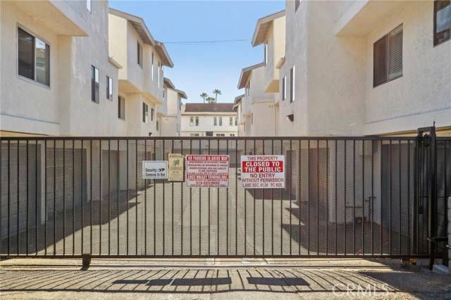 Valley Village, CA 91607,12390 Chandler Boulevard #J