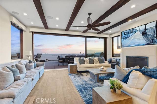Newport Beach, CA 92661,310 E Oceanfront