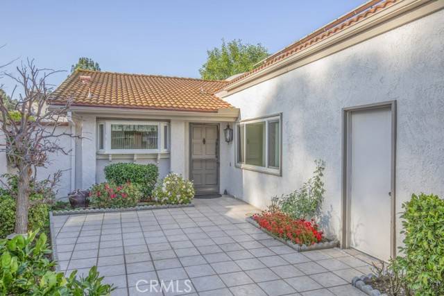 Laguna Woods, CA 92637,5174 Calzado