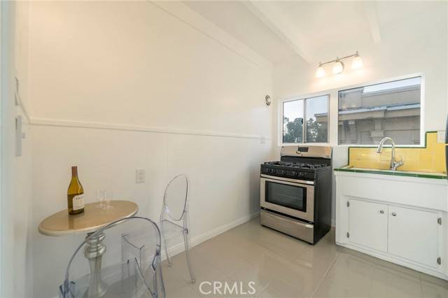 Long Beach, CA 90803,231 Junipero Avenue #10
