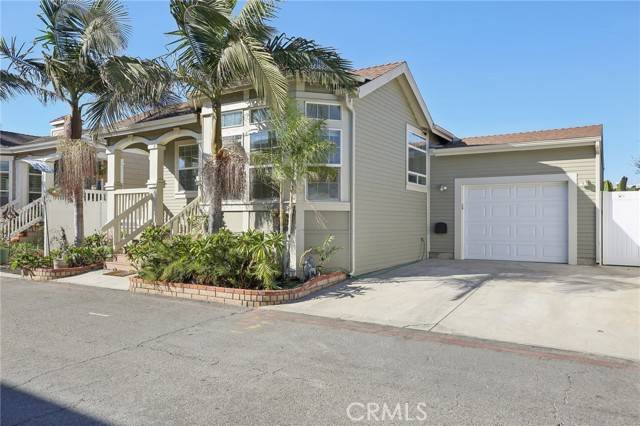 Huntington Beach, CA 92648,20701 Beach #229