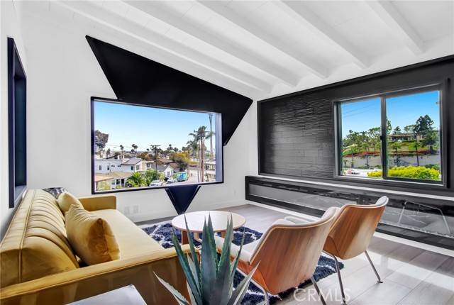 Newport Beach, CA 92663,300 Holmwood Drive