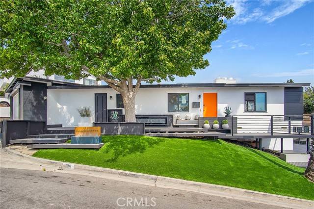 Newport Beach, CA 92663,300 Holmwood Drive