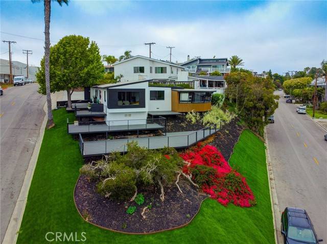 Newport Beach, CA 92663,300 Holmwood Drive
