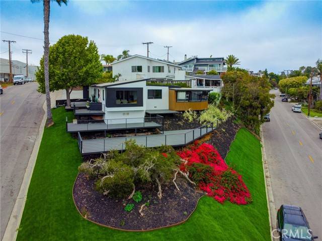 Newport Beach, CA 92663,300 Holmwood Drive