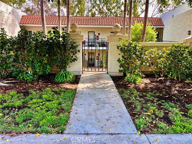 Laguna Woods, CA 92637,5531 Via La Mesa #B