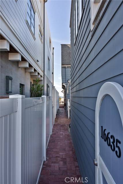 Sunset Beach, CA 90742,16635 S Pacific Avenue #1