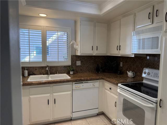 Laguna Woods, CA 92637,2381 Via Mariposa #2C