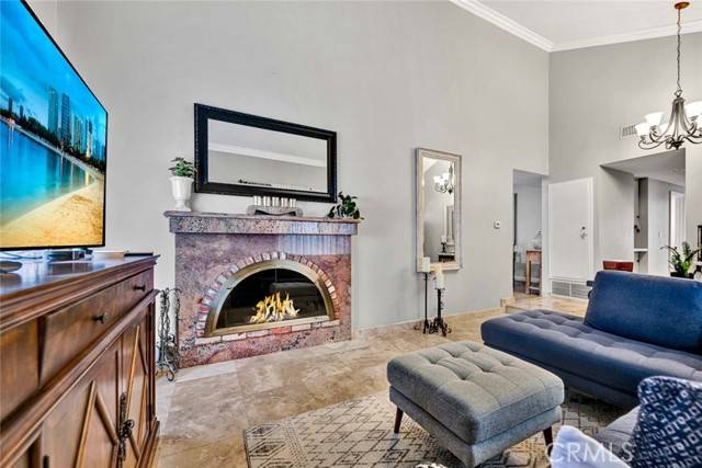 Tustin, CA 92780,1942 Roanoke Avenue