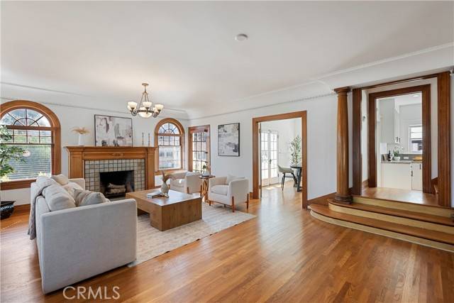 Los Angeles, CA 90068,1905 Grace Avenue