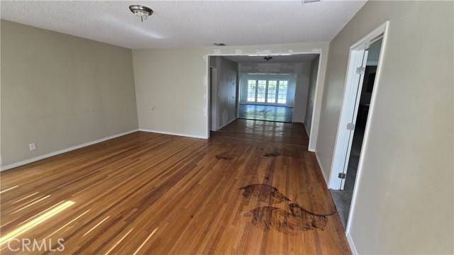 Van Nuys, CA 91406,17643 Haynes Street