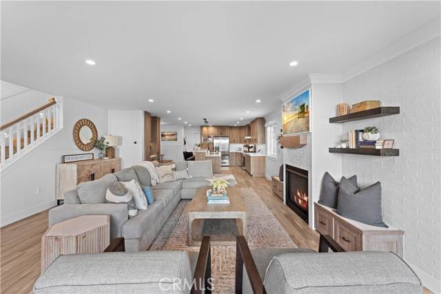 San Diego, CA 92109,725 Dover Court
