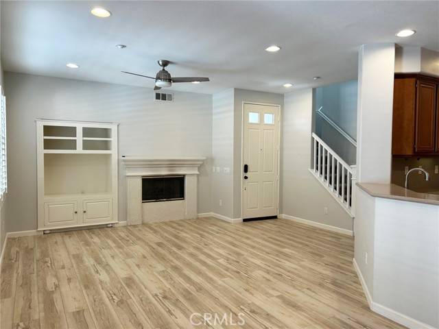 Irvine, CA 92602,52 Sapphire #110