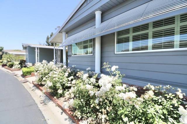 Yorba Linda, CA 92886,3688 Lake Grove #29