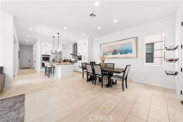 Irvine, CA 92618,229 Sawbuck