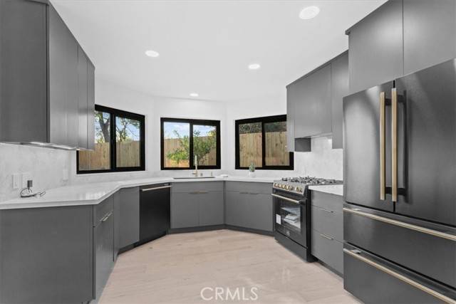 Woodland Hills, CA 91367,23136 Dolorosa Street