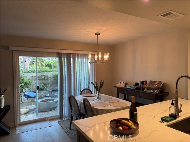 Irvine, CA 92612,184 Stanford Court #92