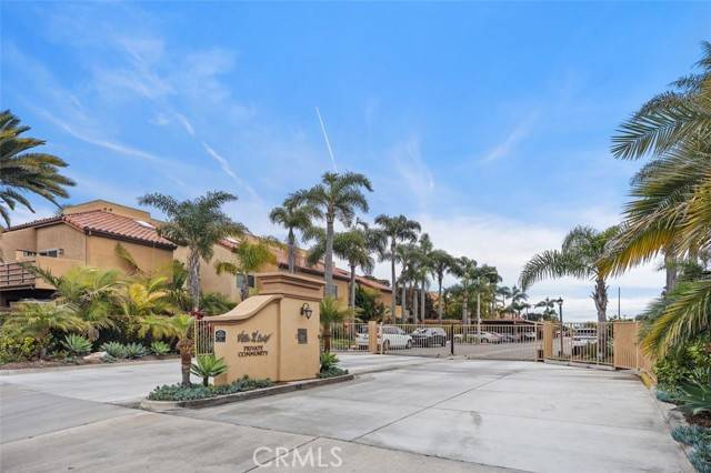 Huntington Beach, CA 92648,421 Coral Reef Dr #44