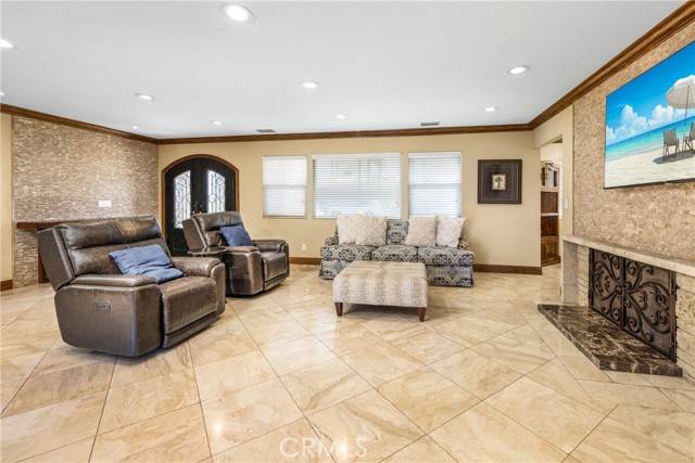 Newport Beach, CA 92663,401 Holmwood Drive