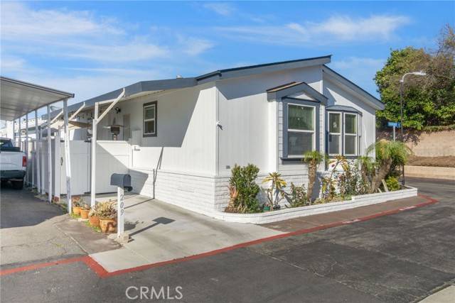 Fountain Valley, CA 92708,209 Road Runner