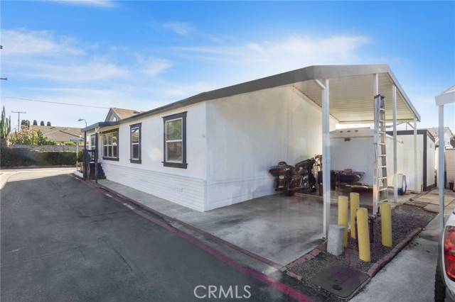 Fountain Valley, CA 92708,209 Road Runner