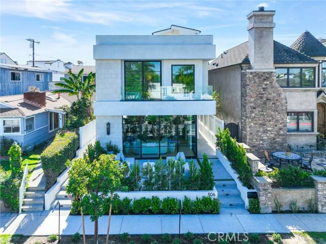 Corona Del Mar, CA 92625,506 Avocado Avenue