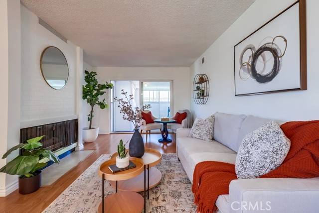 Newhall, CA 91321,26832 Avenue Of The Oaks #D