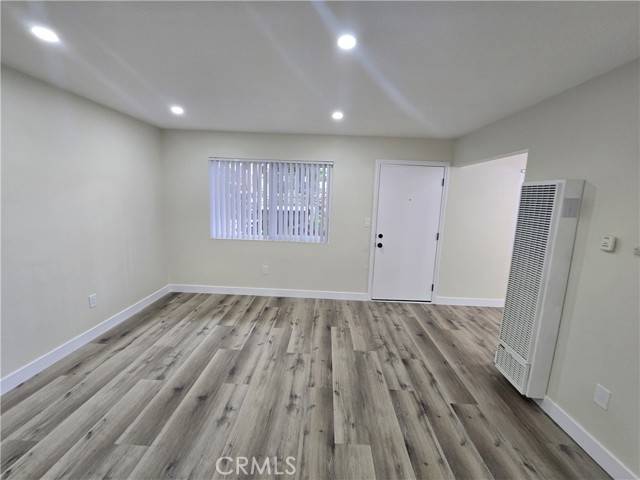 Huntington Beach, CA 92648,220 12th Street #7