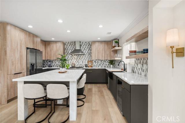 Los Angeles, CA 90008,3876 Edgehill Drive