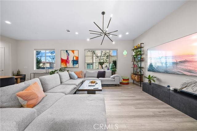 Irvine, CA 92618,107 Carmine