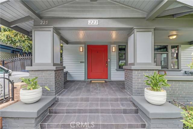 Los Angeles, CA 90004,223 N St Andrews Place