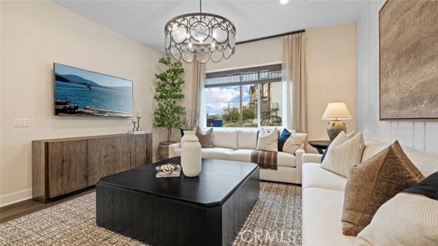 Irvine, CA 92618,183 Sawbuck